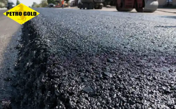 Freshly paved asphalt surface demonstrating the sustainable performance of recycled bitumen for modern road infrastructure